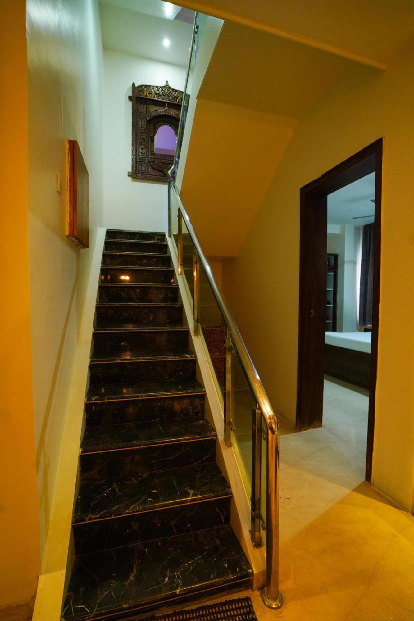 Golden Villa - Duplex House With Private Theater - Near To Alipiri And Bhudevi Ttd Ticket Counter And Kapilateertham Tirupati Extérieur photo