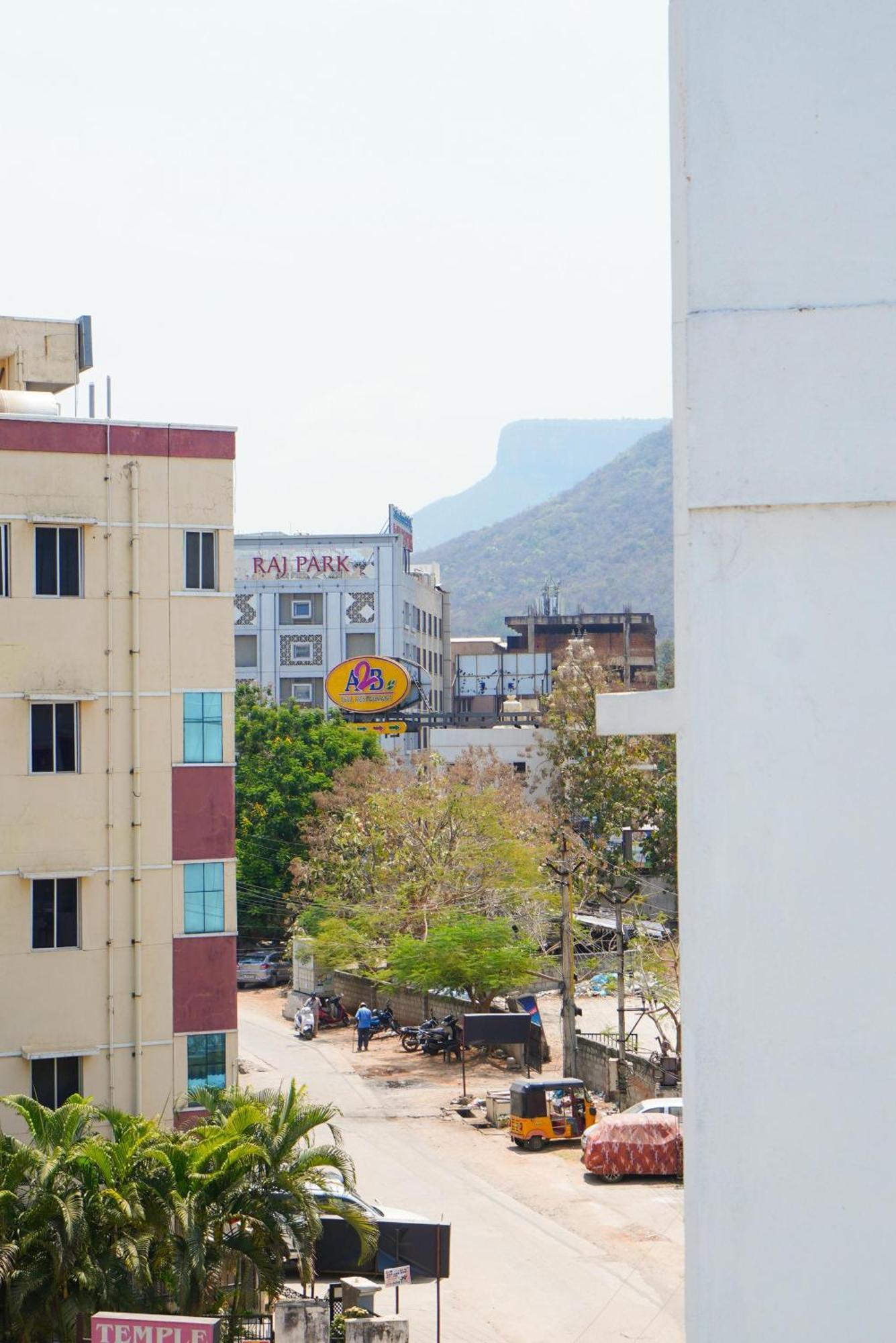 Golden Villa - Duplex House With Private Theater - Near To Alipiri And Bhudevi Ttd Ticket Counter And Kapilateertham Tirupati Extérieur photo