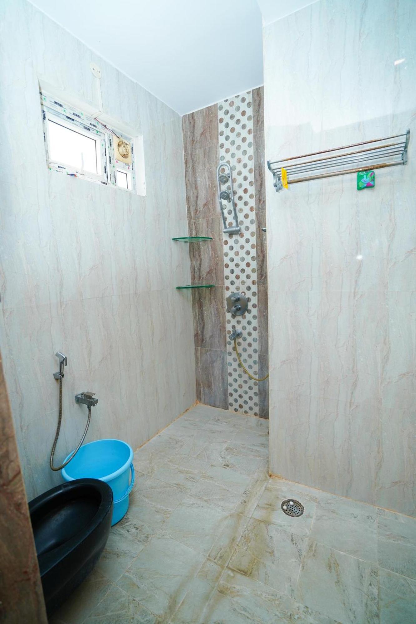 Golden Villa - Duplex House With Private Theater - Near To Alipiri And Bhudevi Ttd Ticket Counter And Kapilateertham Tirupati Extérieur photo
