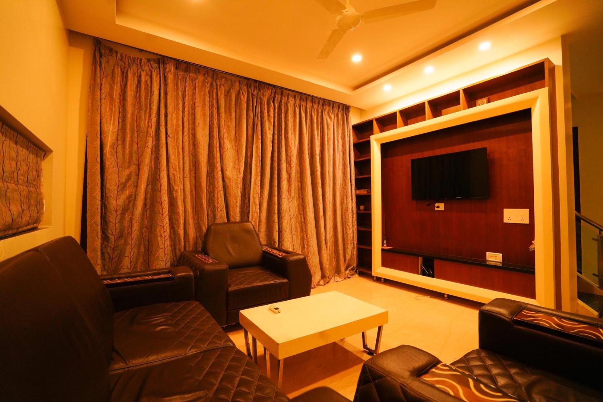 Golden Villa - Duplex House With Private Theater - Near To Alipiri And Bhudevi Ttd Ticket Counter And Kapilateertham Tirupati Extérieur photo