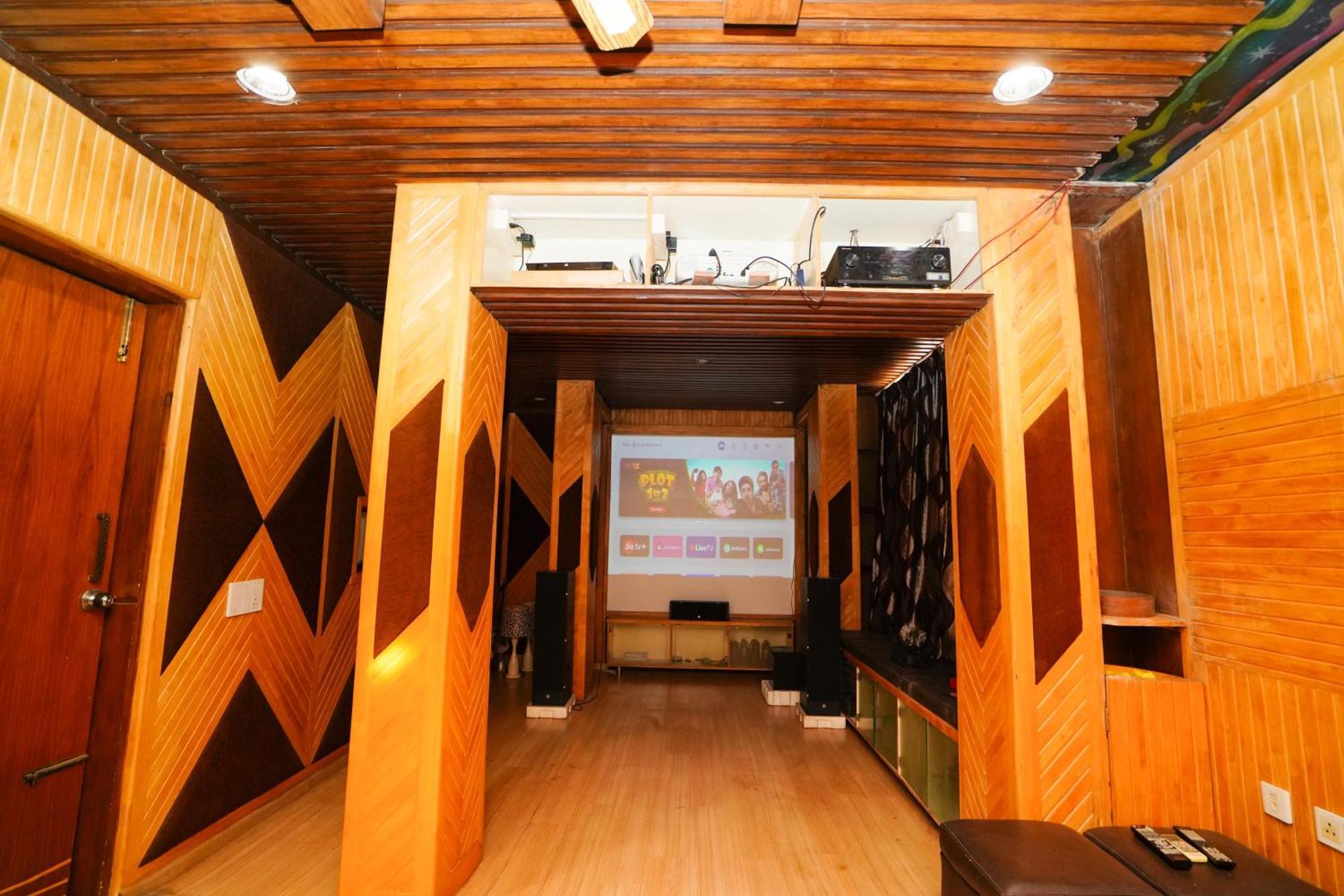 Golden Villa - Duplex House With Private Theater - Near To Alipiri And Bhudevi Ttd Ticket Counter And Kapilateertham Tirupati Extérieur photo