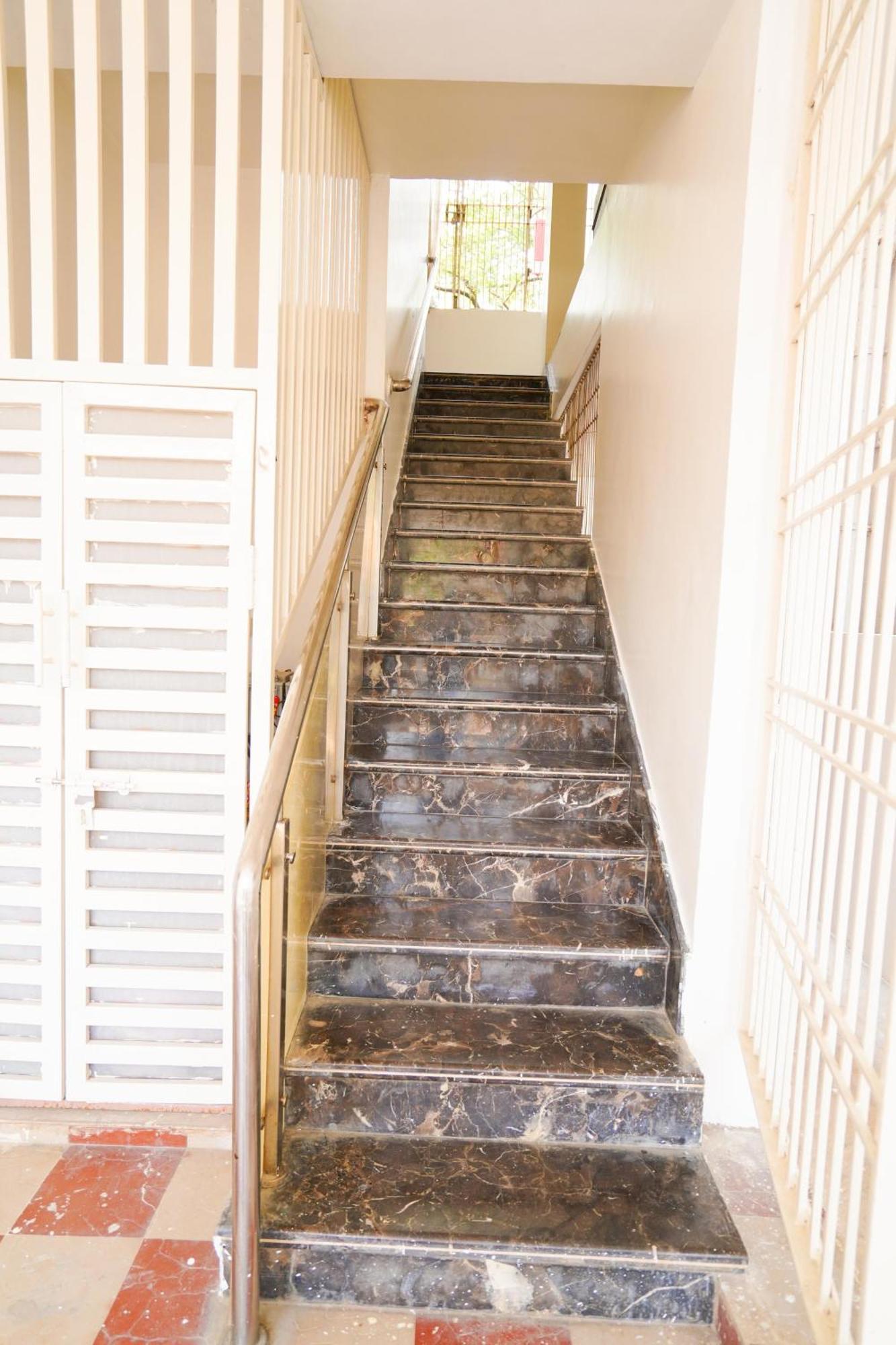 Golden Villa - Duplex House With Private Theater - Near To Alipiri And Bhudevi Ttd Ticket Counter And Kapilateertham Tirupati Extérieur photo